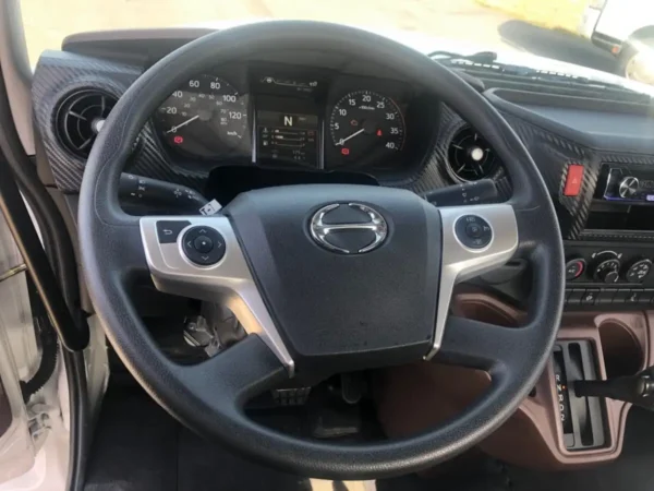 Hino L7 Neuf à vendre | Châssis Nu Prêt à Configurer – Image 6