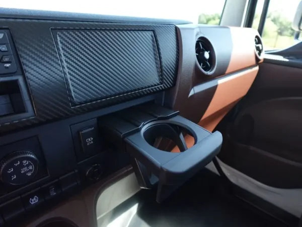 Hino XL8 Neuf à vendre | Châssis Nu Prêt à Configurer – Image 9