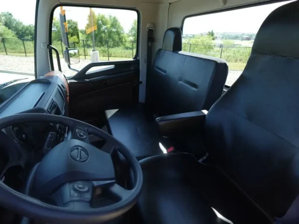 Hino XL8 Neuf à vendre | Châssis Nu Prêt à Configurer – Image 7