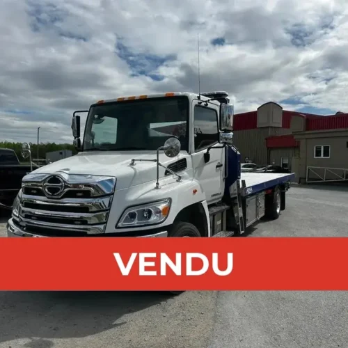 VENDU – Hino L6 2025 neuf avec plateforme Reka | Dépanneuse neuve à vendre