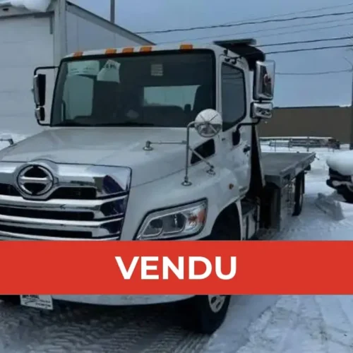 VENDU – Hino L7 LP 2025 neuf avec plateforme NRC | Dépanneuse neuve à vendre