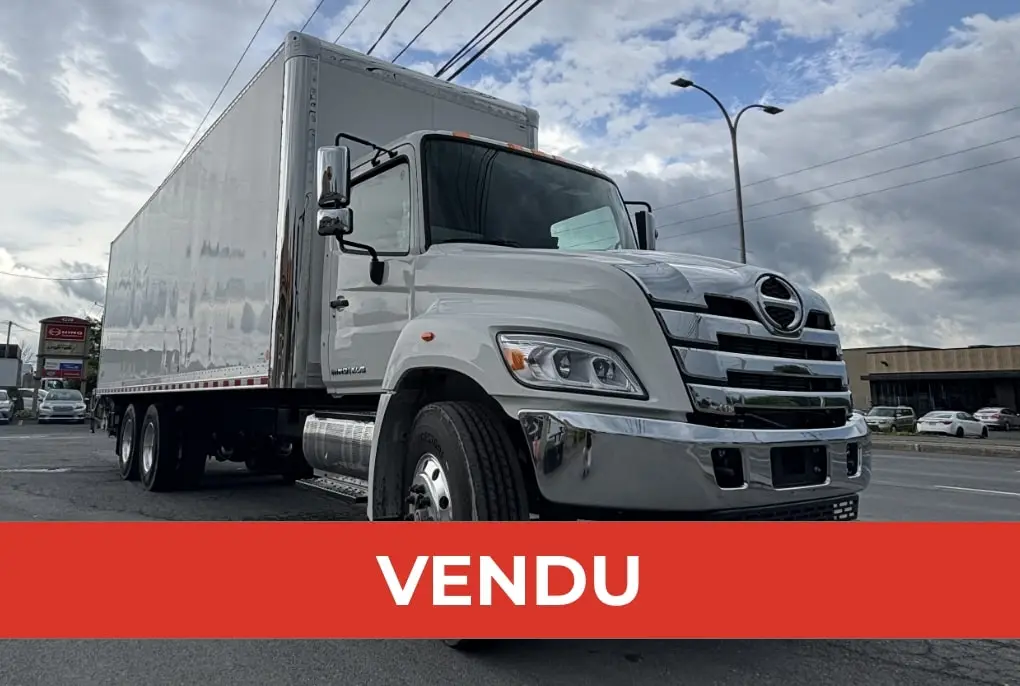 VENDU – Hino XL8 2026 neuf boĂ®te de 28 pieds et Monte-Charge Maxon GPT-4 | Camion 10 roues boĂ®te neuf Ă vendre