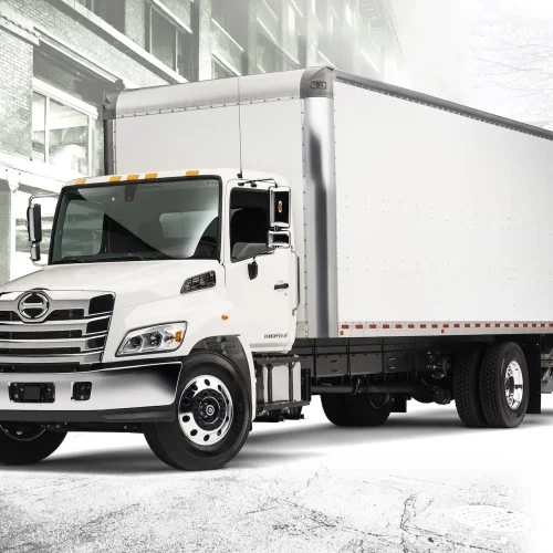 Camions Hino à Drummondville : Au-delà du Prix d’Achat, Maîtrisez Votre Coût Total de Possession (TCO)